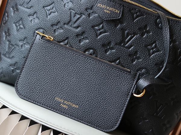 ルイヴィトンバッグ着用イメージ